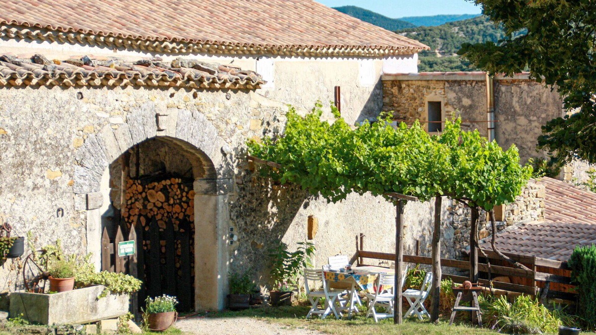 Roche-Saint-Secret Villa | Stunning private villa for 4 people with WIFI, TV, pets allowed, panoramic view and parking
