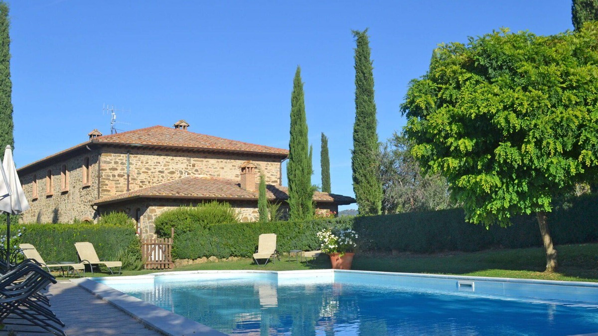 Montenero Villa | Stunning private villa with A/C, WIFI, private pool, TV, patio, pets allowed and parking