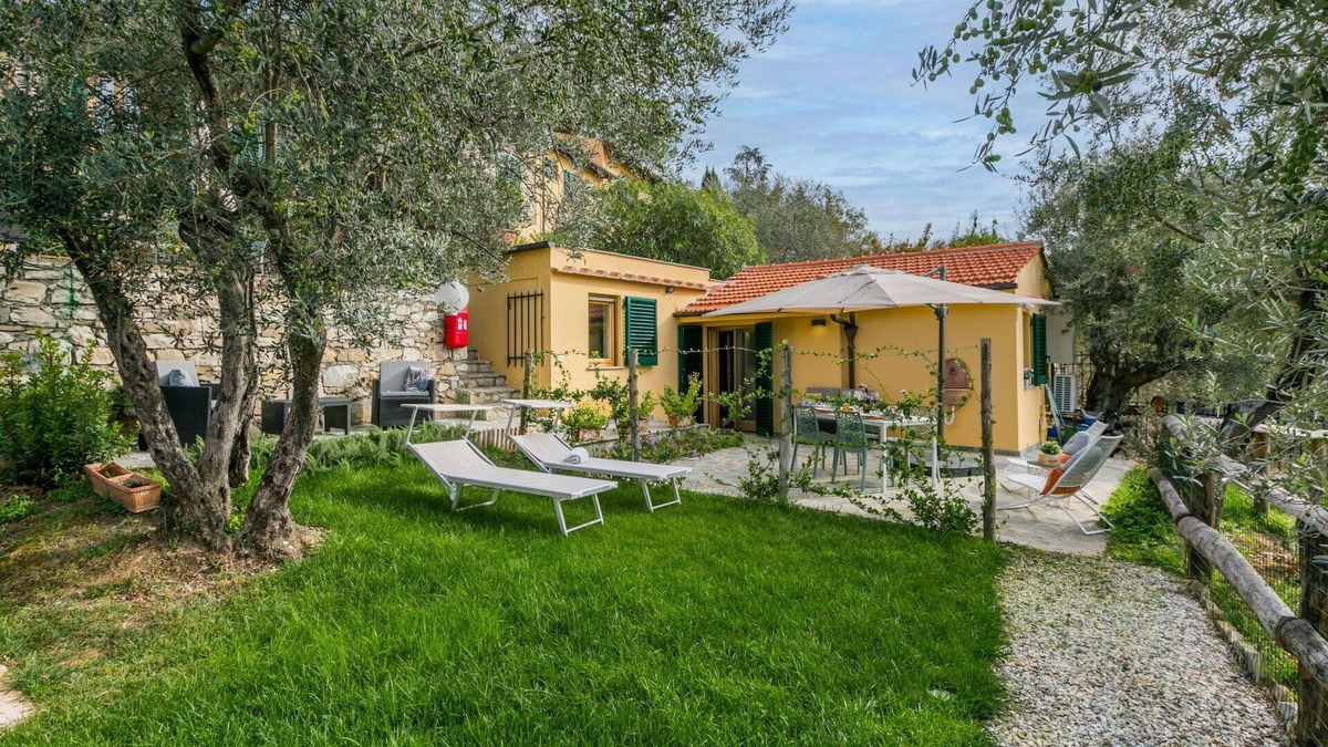 Sesto Fiorentino House | Stunning private villa for 4 people with WIFI, pool, A/C, TV, panoramic view and parking