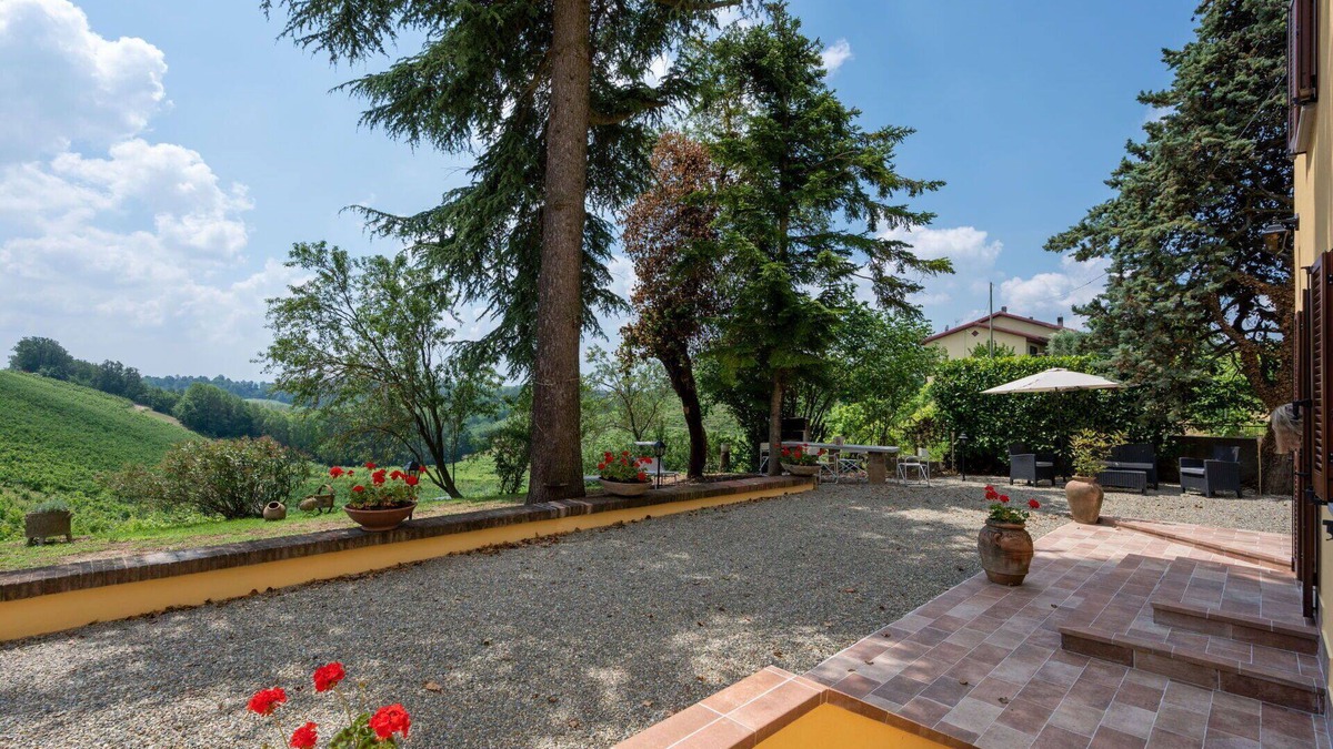 Castel Rocchero House | Stunning private villa for 6 guests with WIFI, TV, patio and parking