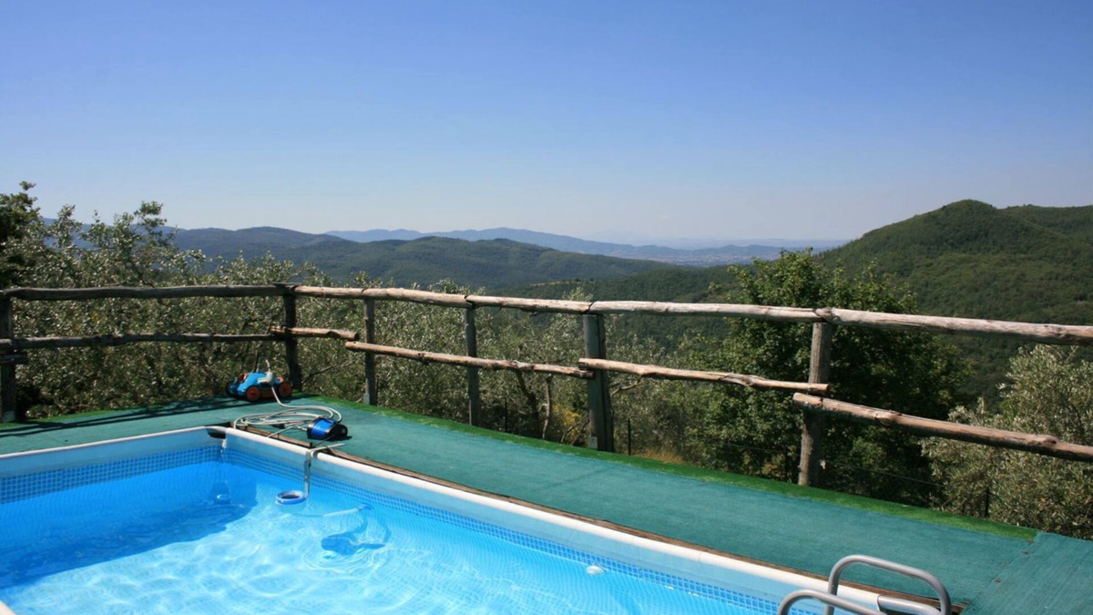 Subbiano Villa | Stunning private villa for 2 people with private pool, A/C, WIFI, TV and parking, close to Arezzo