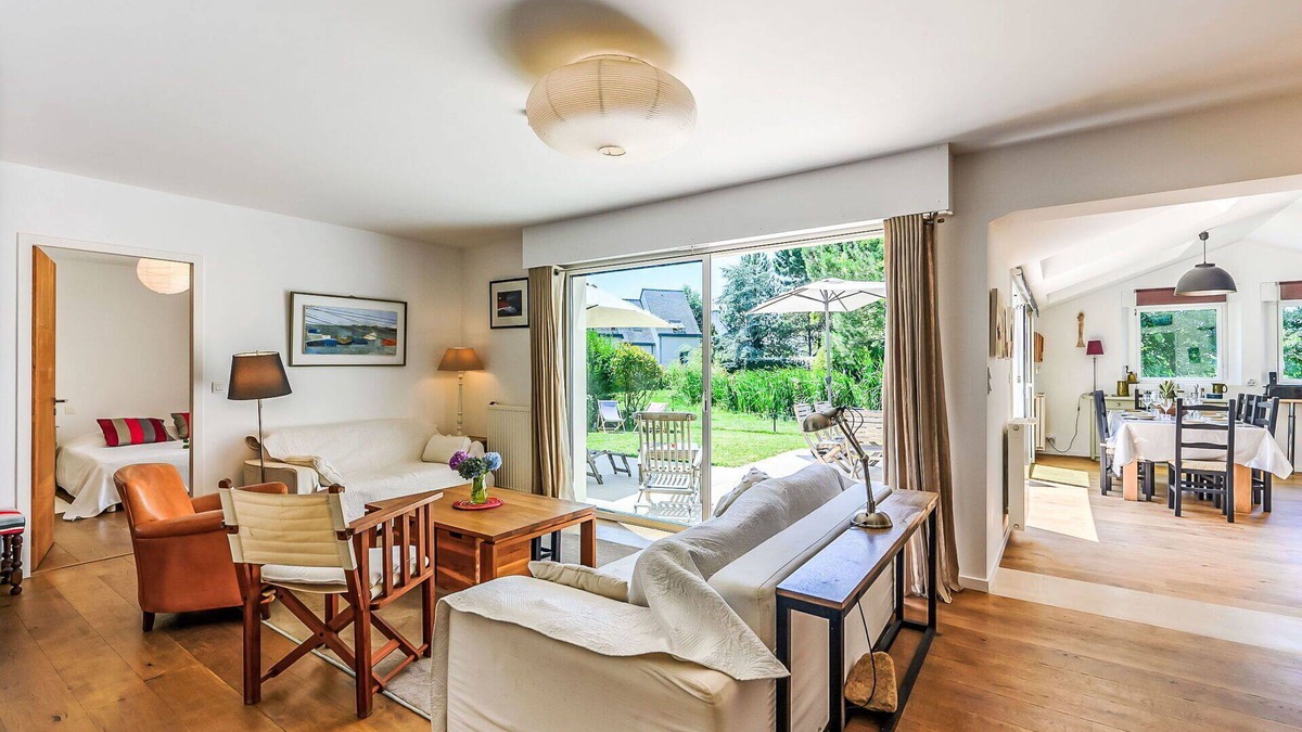 Carnac House | Stunning private villa for 8 guests with WIFI, TV, terrace and panoramic view