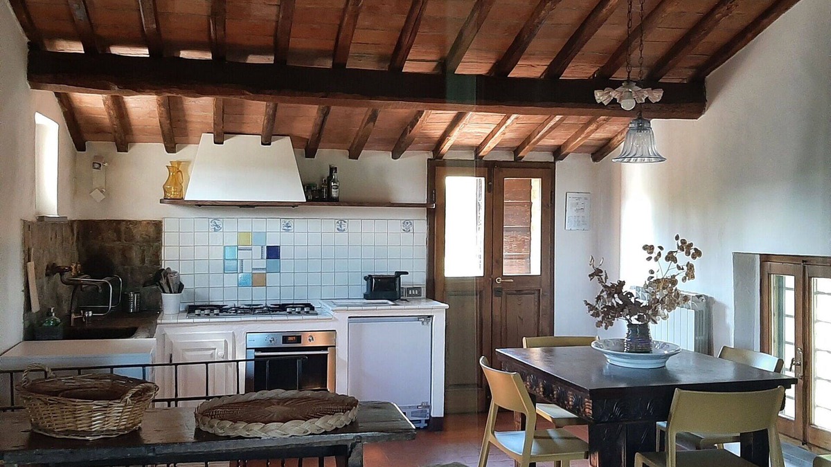 Montefollonico Villa | Stunning private villa with WIFI, patio, panoramic view and parking, close to Montepulciano