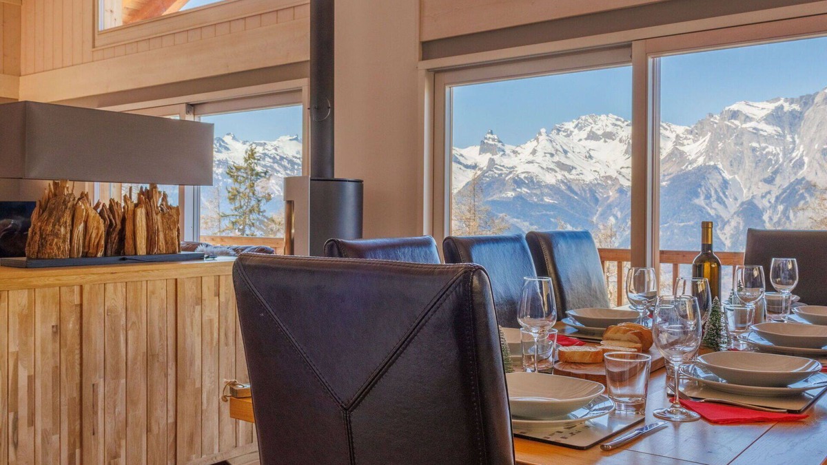 Saint-Pierre-de-Clages House | Stunning private villa for 8 guests with hot tub, WIFI, TV and terrace
