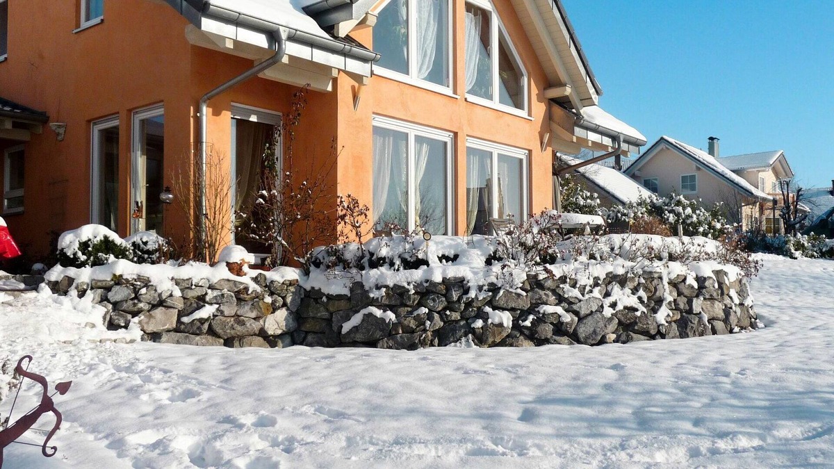Herdwangen Schoenach House | Stunning private villa for 4 guests with WIFI, TV, terrace and parking