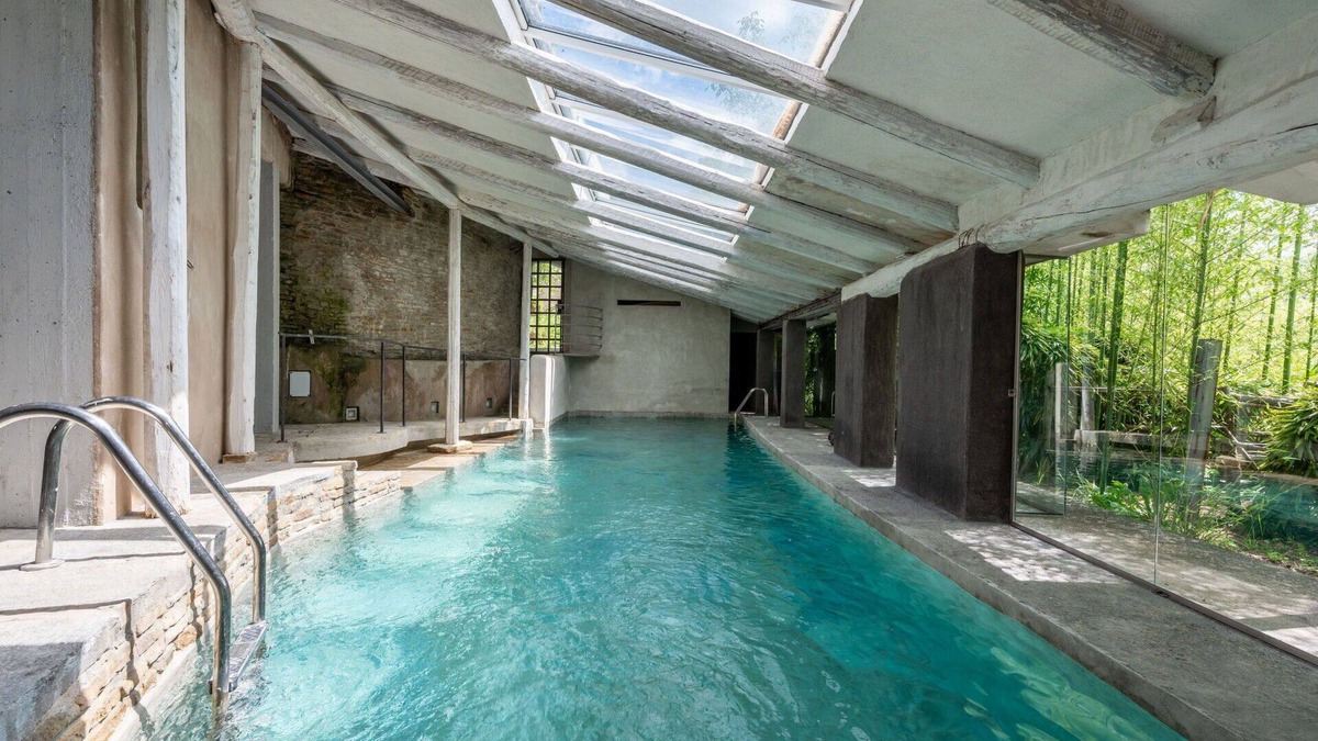 Trezzo Tinella Villa | Stunning private villa with private pool, WIFI, TV, terrace, pets allowed, panoramic view, parking