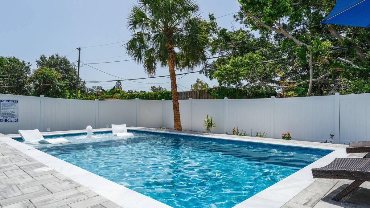 Vamo House | Stunning Private Pool Home | Lanai | Dog Friendly | 10 min to Siesta Key | Perfect Outdoor Living!