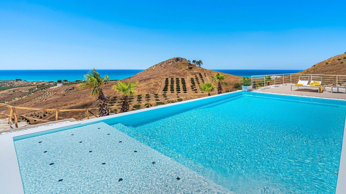 Montallegro Villa | Stunning private villa with A/C, WIFI, private pool, TV, terrace, panoramic view and parking