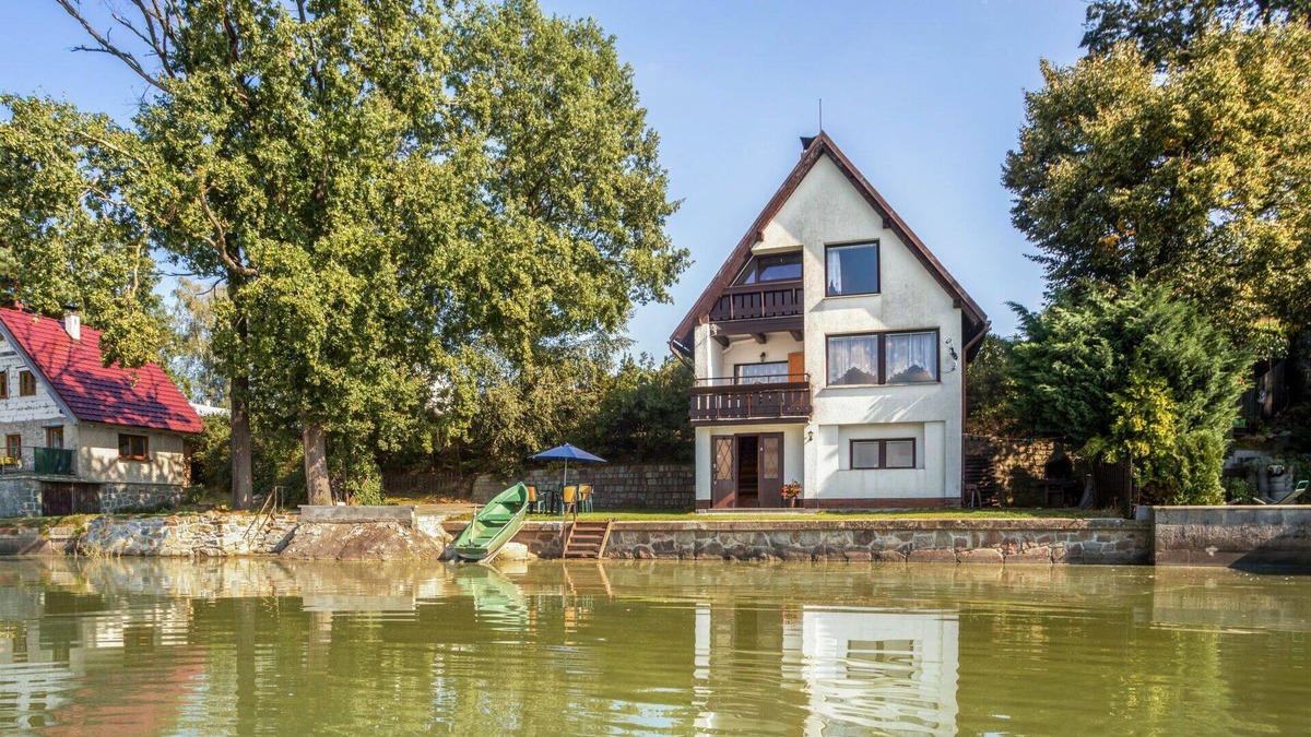 Zabovresky House | Stunning private villa for 6 guests with WIFI, TV, terrace, pets allowed and parking