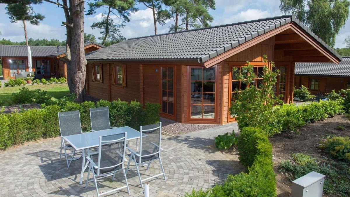 Langeberg House | Stunning private villa for 8 people with WIFI, TV, terrace and parking