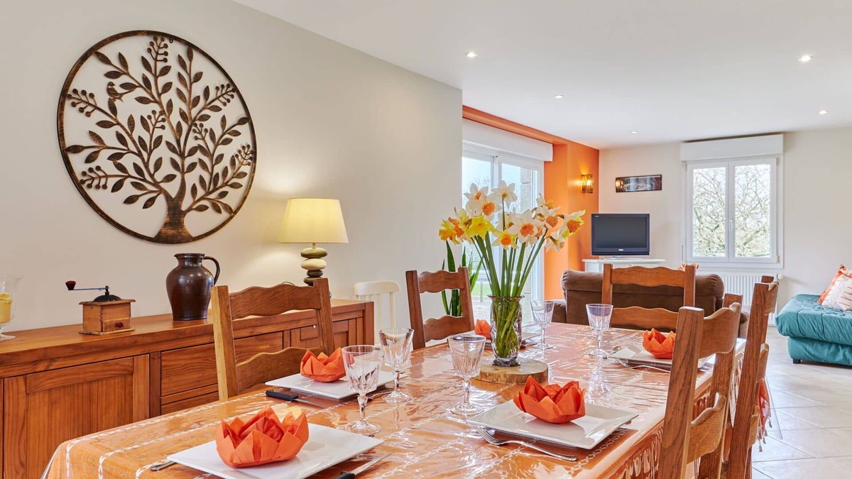 Le Vretot House | Stunning private villa for 5 people with WIFI, TV, patio, pets allowed and parking