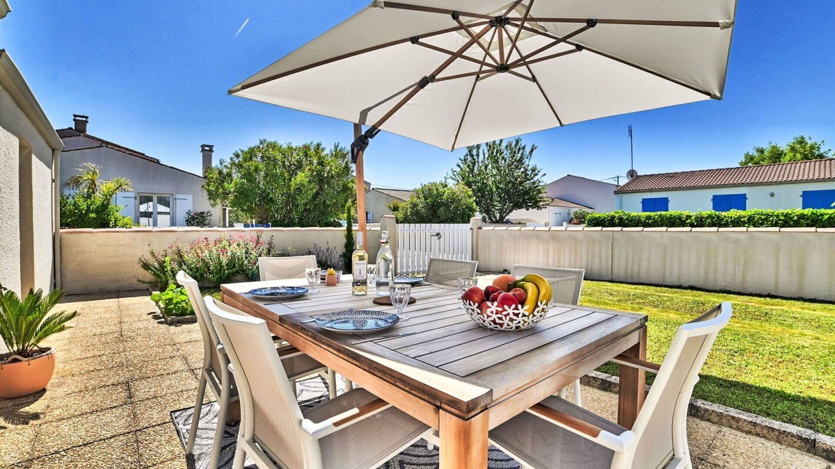 La Bree-les-Bains House | Stunning private villa for 4 people with WIFI, TV, terrace and parking