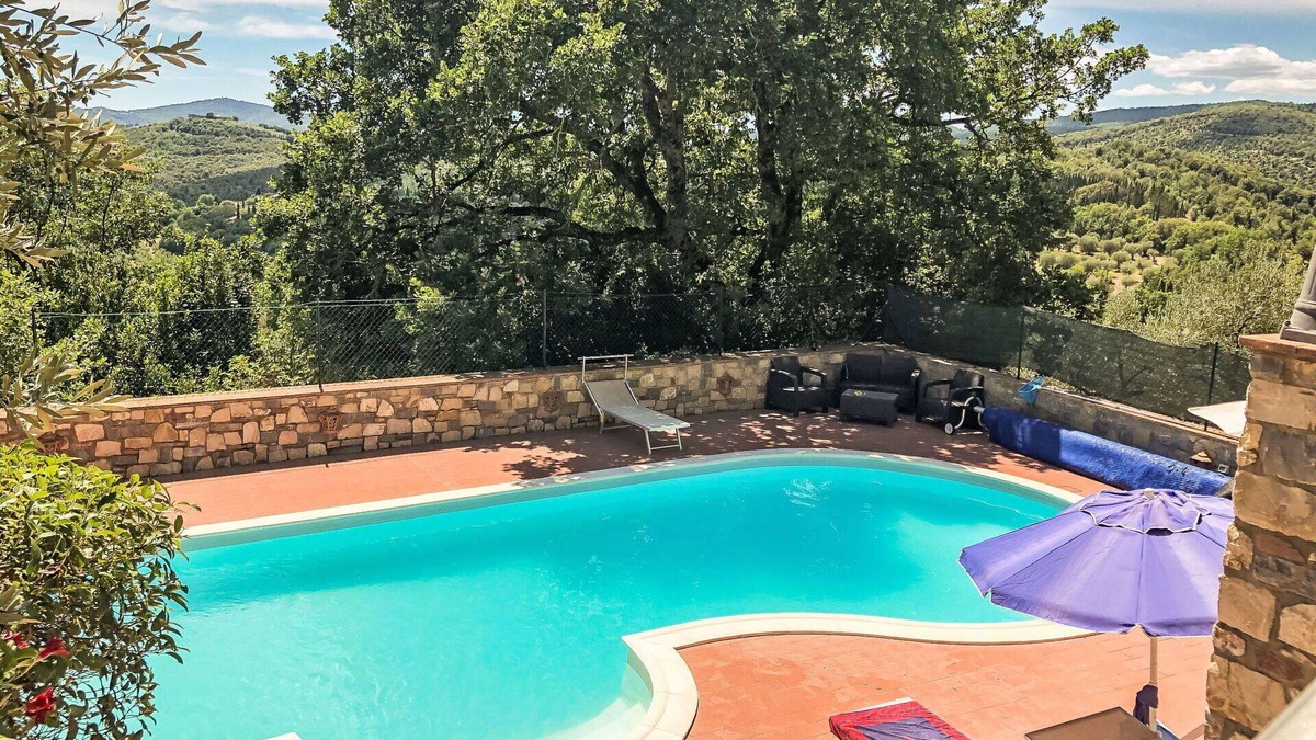 Monte Vibiano Vecchio Villa | Stunning private villa for 12 people with WIFI, private pool, patio, pets allowed and parking