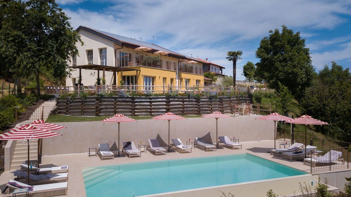 Monteu Roero Villa | Stunning private villa for 26 guests with WIFI, private pool, A/C, patio and parking, close to A.