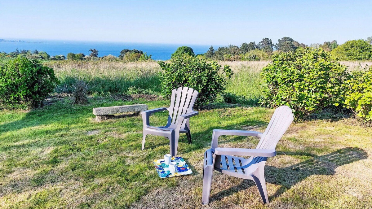 Plouezec House | Stunning private villa for 8 people with WIFI, TV and parking