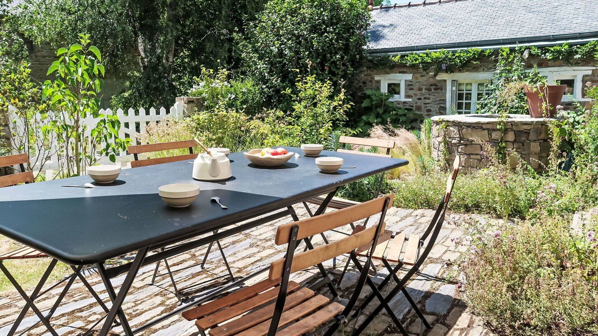 Tremeven Villa | Stunning private villa for 6 guests with WIFI and parking