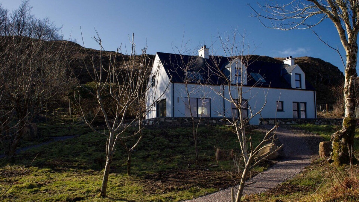 Colbost House | Stunning private villa for 6 guests with WIFI, TV, patio, panoramic view and parking