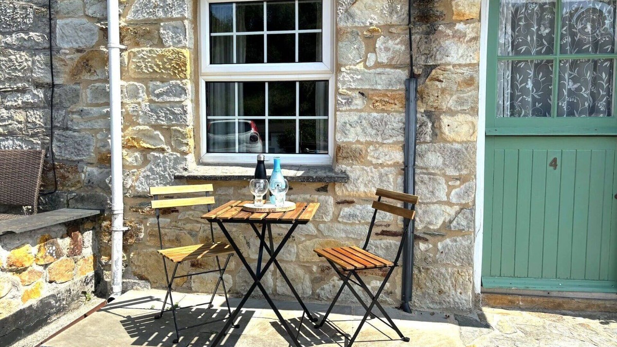 Pentewan House | Stunning private villa for 4 guests with WIFI