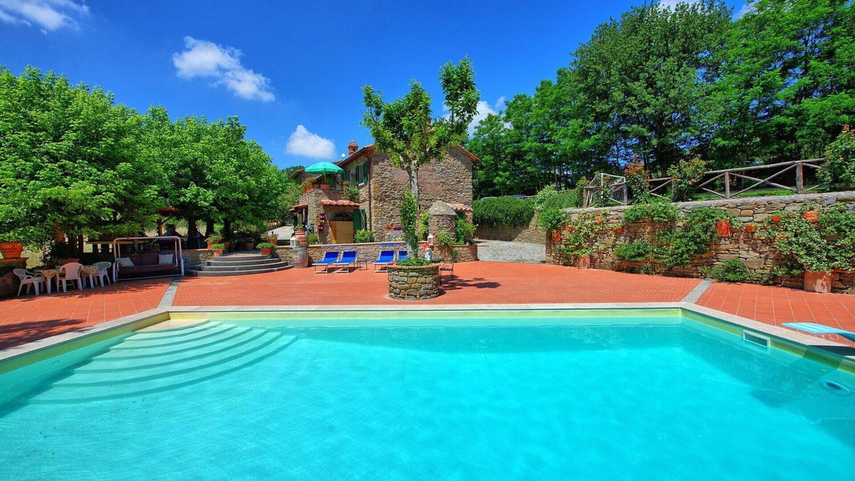 San Pietro a Cegliolo Villa | Stunning private villa with A/C, WIFI, private pool, TV, panoramic view, parking, close to Cortona