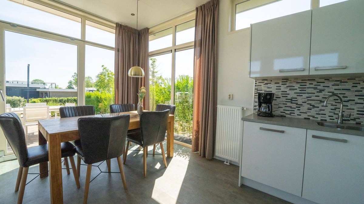 Nunspeet House | Stunning private villa for 6 guests with WIFI, pool, TV, terrace and parking