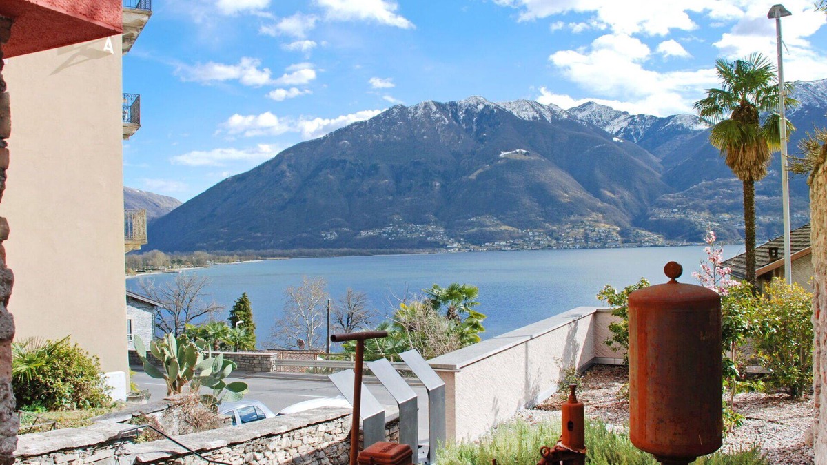 Minusio House | Stunning private villa for 4 people with A/C, WIFI, TV, patio, pets allowed and panoramic view