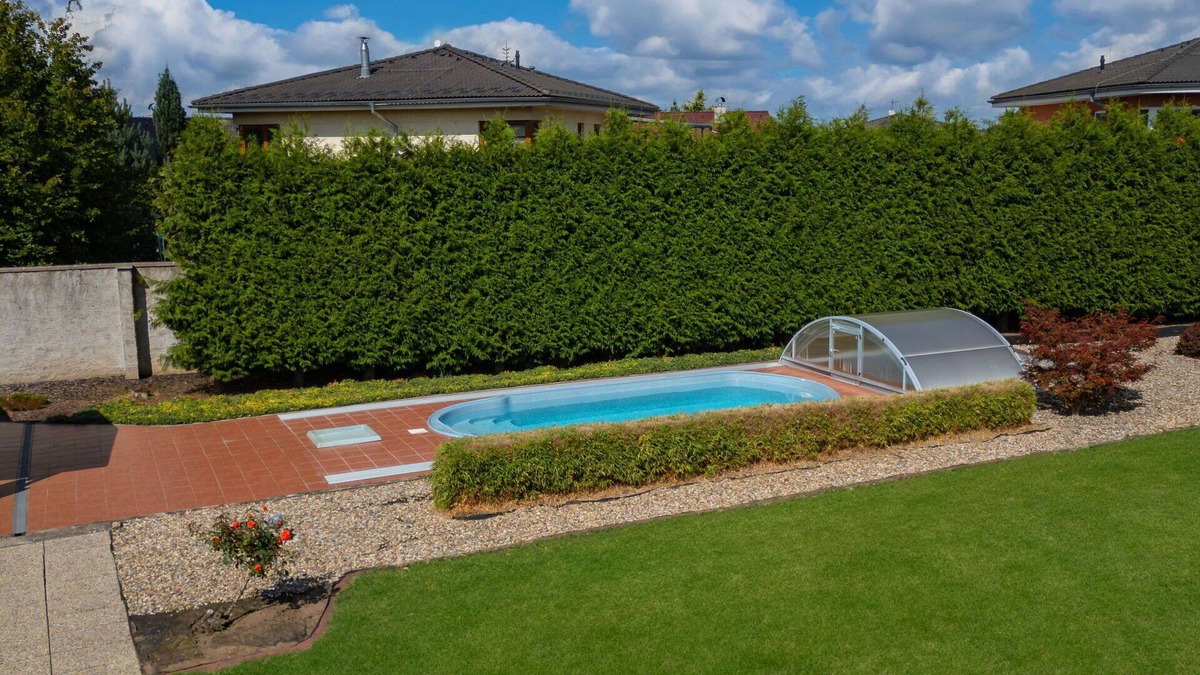 Dolni Chabry Villa | Stunning private villa for 8 people with private pool, WIFI, TV and terrace