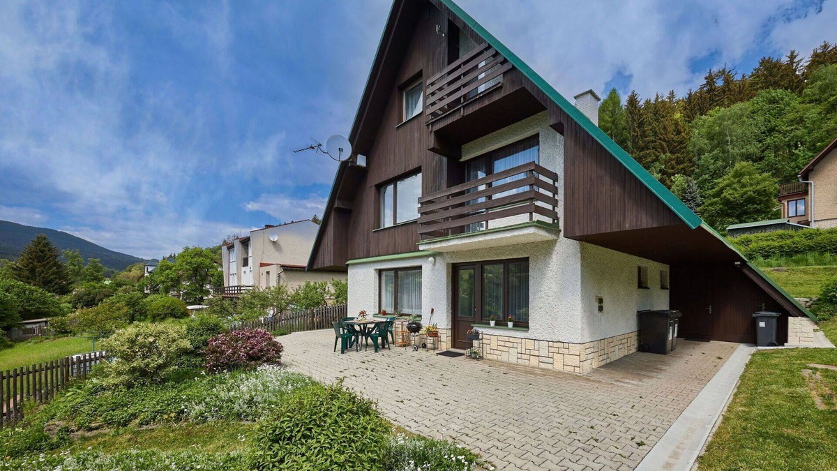 Svoboda nad Upou Villa | Stunning private villa for 15 people with WIFI, TV, patio and pets allowed