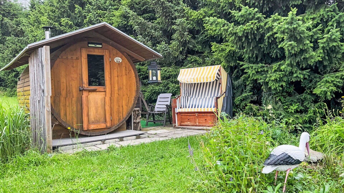 Piesau House | Stunning private villa for 3 guests with WIFI, TV, patio, pets allowed and parking