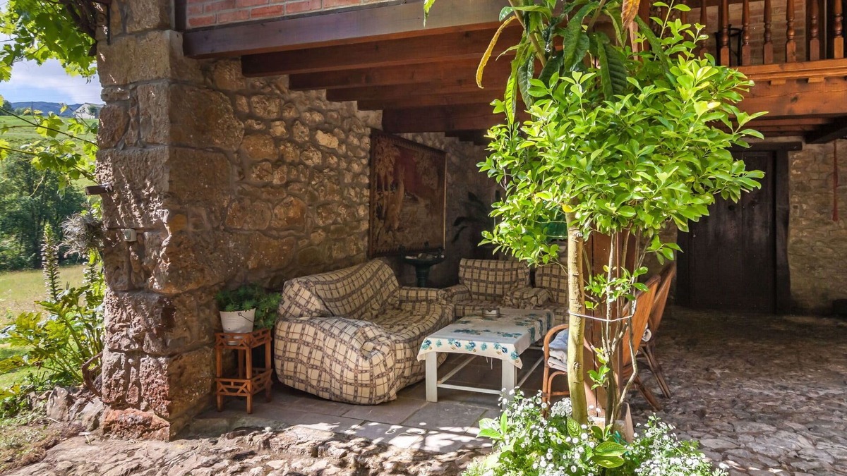 Herrerias Villa | Stunning private villa for 4 guests with TV, patio and parking