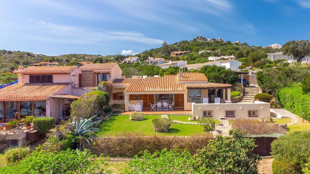 Porto Rafael House | Stunning private villa for 8 people with TV, terrace and pets allowed