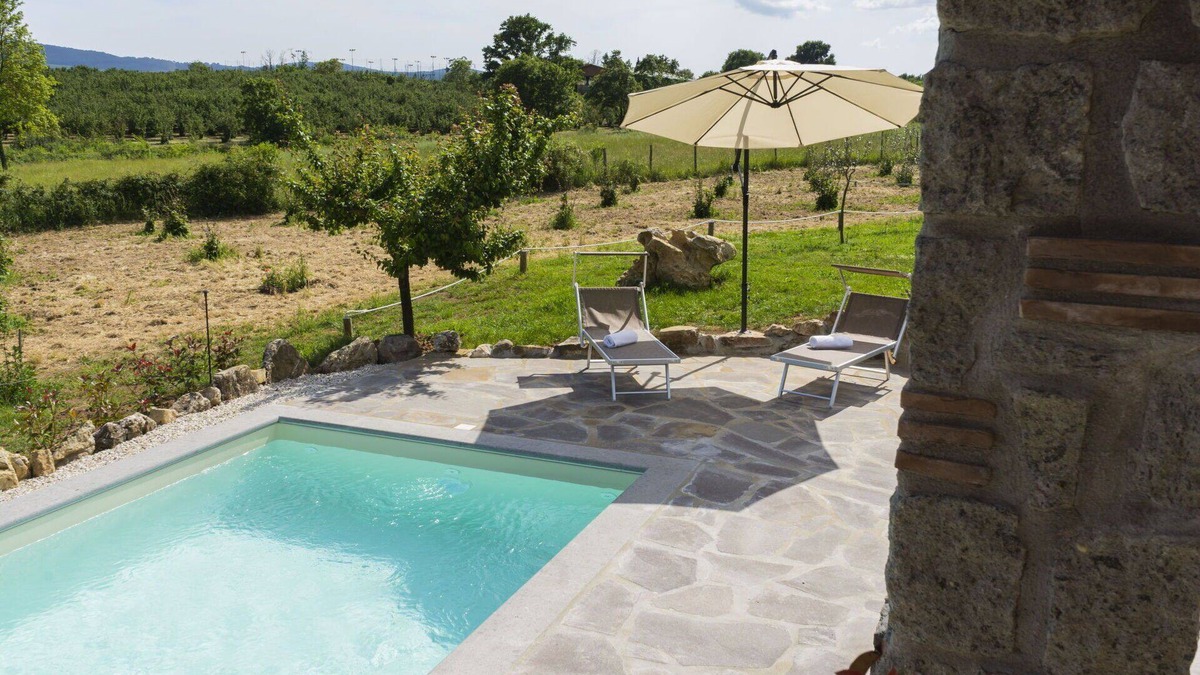 Sutri House | Stunning private villa for 4 people with WIFI, private pool, A/C, TV, terrace and panoramic view