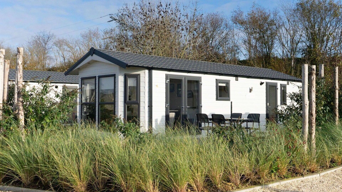 Linden House | Stunning private villa for 4 people with WIFI, TV, terrace and parking
