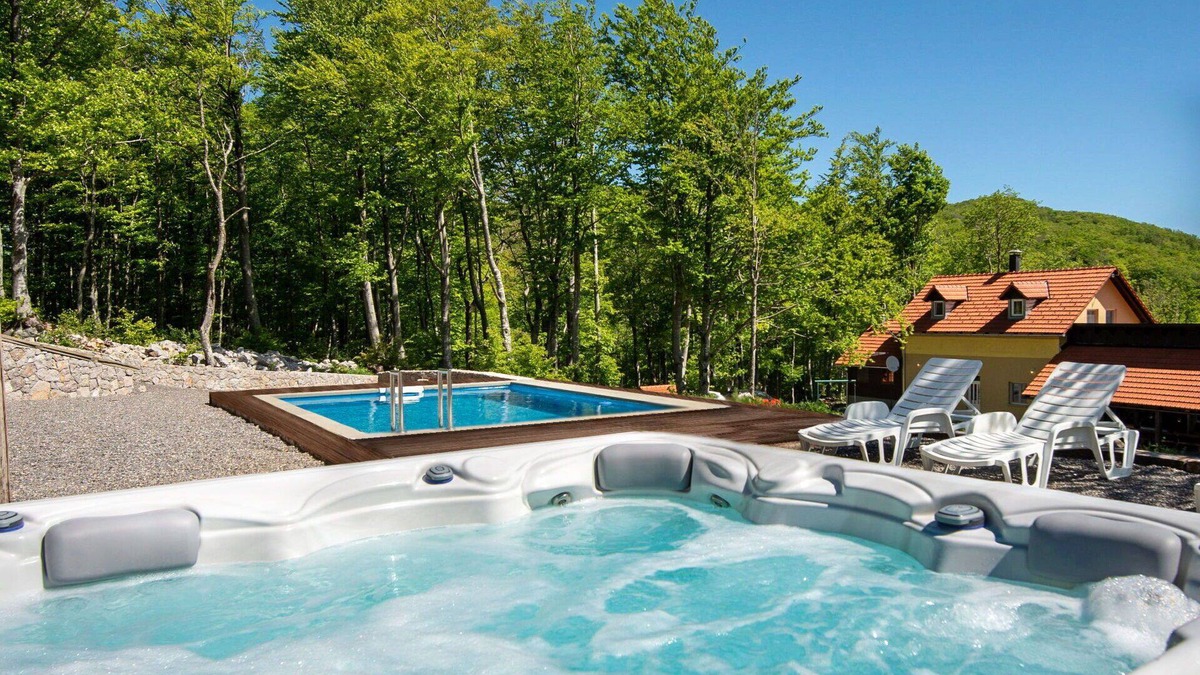 Senj House | Stunning private villa for 6 guests with private pool, WIFI, hot tub, A/C, TV, terrace and parking