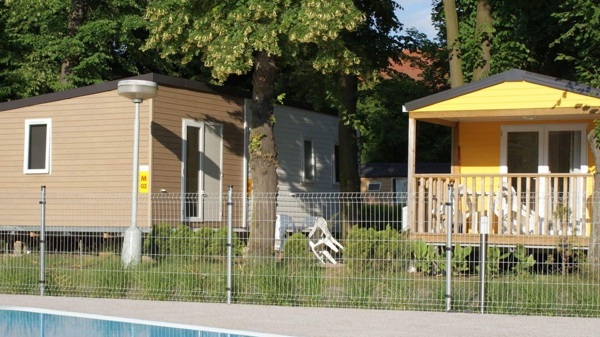 Dolni Pocernice House | Stunning private villa for 6 guests with pool, WIFI, terrace, pets allowed and parking