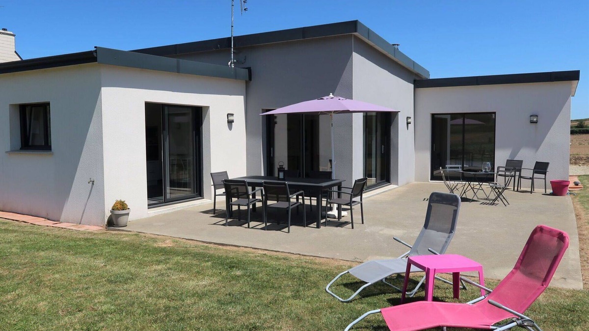 Treflez House | Stunning private villa for 6 people with WIFI, TV, terrace and parking