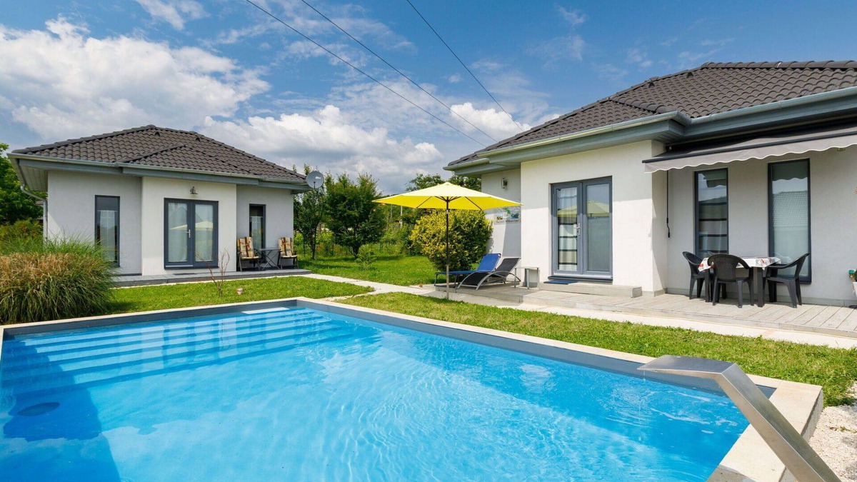 Abrahamhegy House | Stunning private villa for 7 guests with private pool, terrace, pets allowed and parking