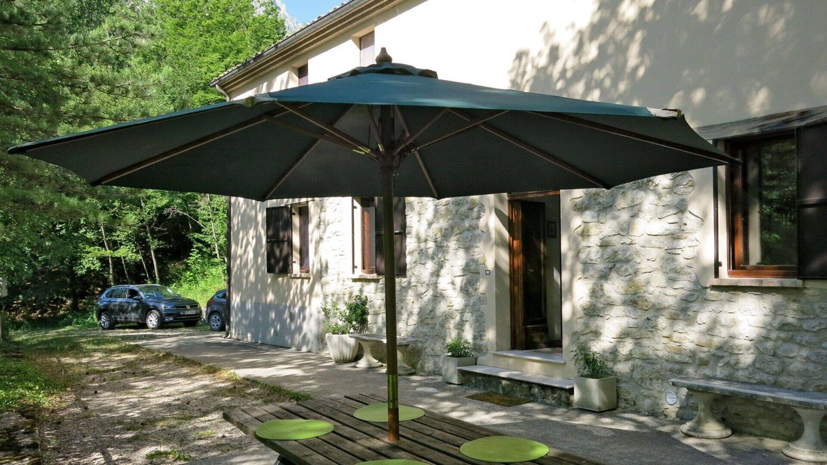 Arsita Villa | Stunning private villa for 7 people with WIFI, TV, terrace and parking