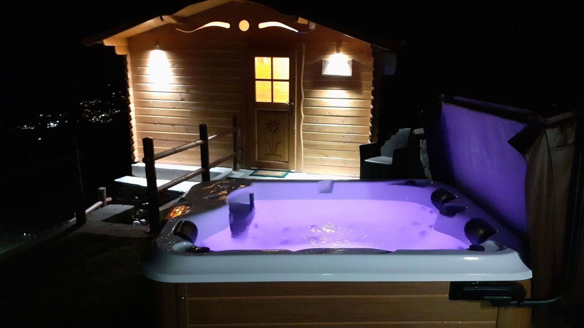 Sorico House | Stunning private villa for 4 people with hot tub, TV, patio, pets allowed and parking