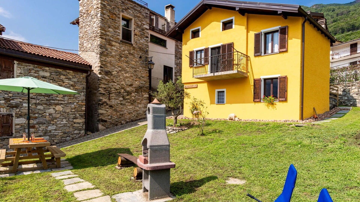 Sorico House | Stunning private villa for 4 guests with WIFI, hot tub, TV, patio and pets allowed