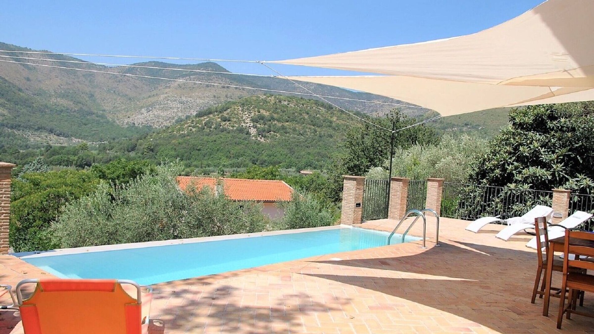 Itri Villa | Stunning private villa with WIFI, hot tub, A/C, private pool, TV, terrace, pets allowed and park.