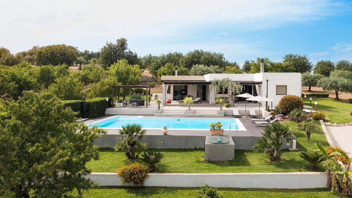 Casale Modica Villa | Stunning private villa with WIFI, A/C, private pool, TV, terrace, panoramic view and parking