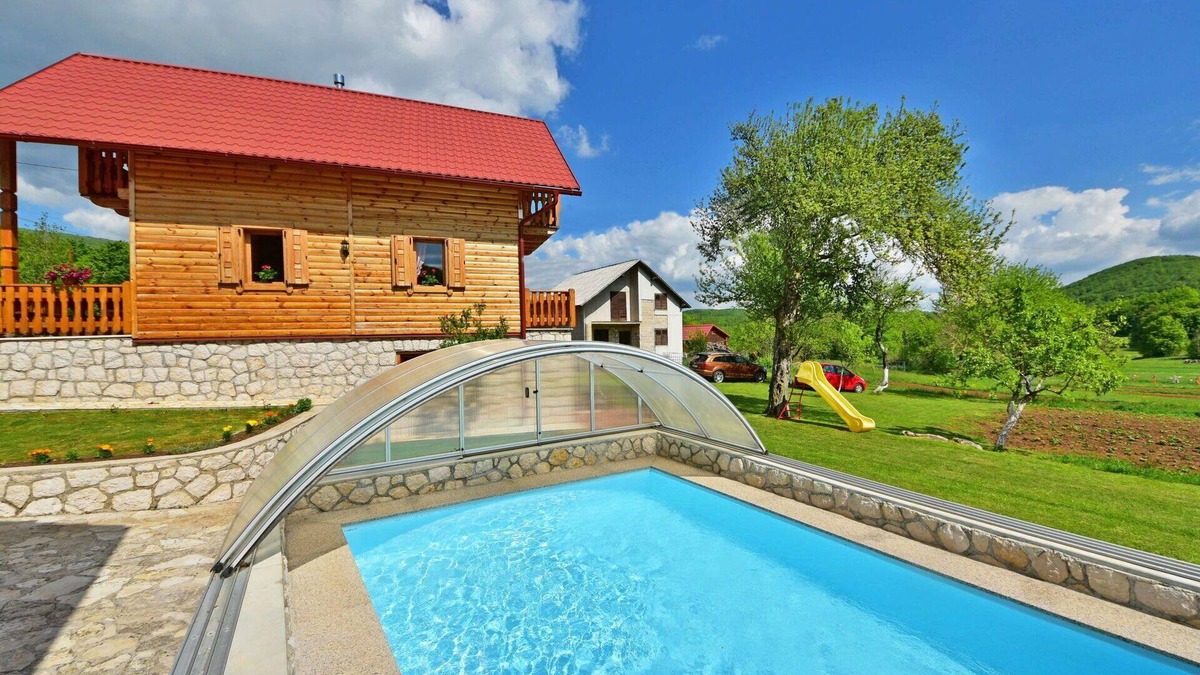 Krivi Put House | Stunning private villa with pool, WIFI, TV, terrace, pets allowed, panoramic view and parking