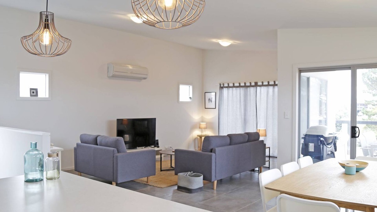 Aldinga Beach House | Stunning Property. Close to the Esplande. Free Wi-Fi.