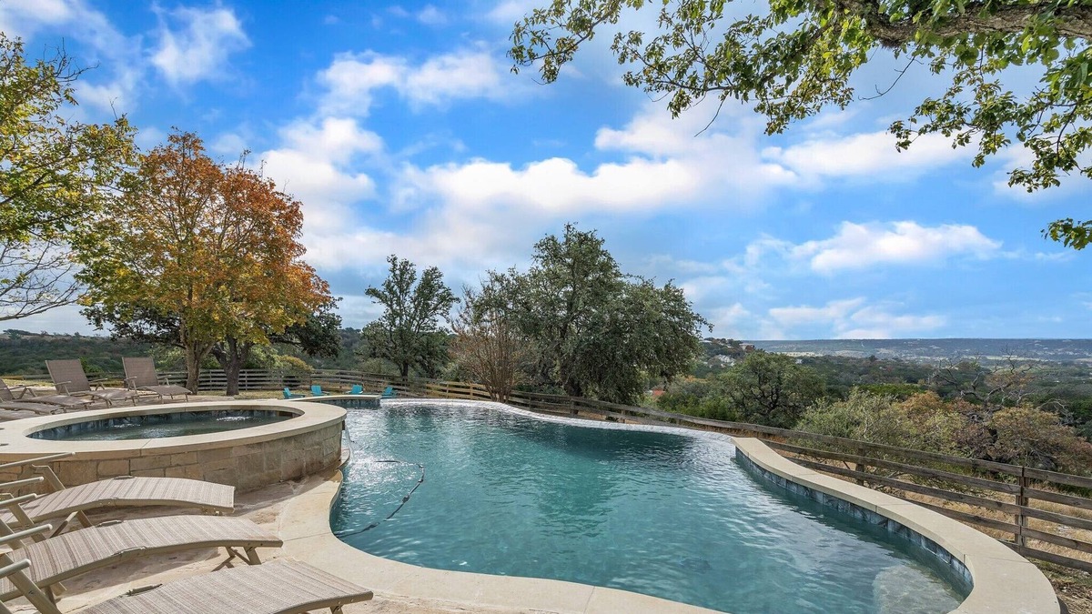Kerrville House | Stunning Ranch House With Pool&firepit