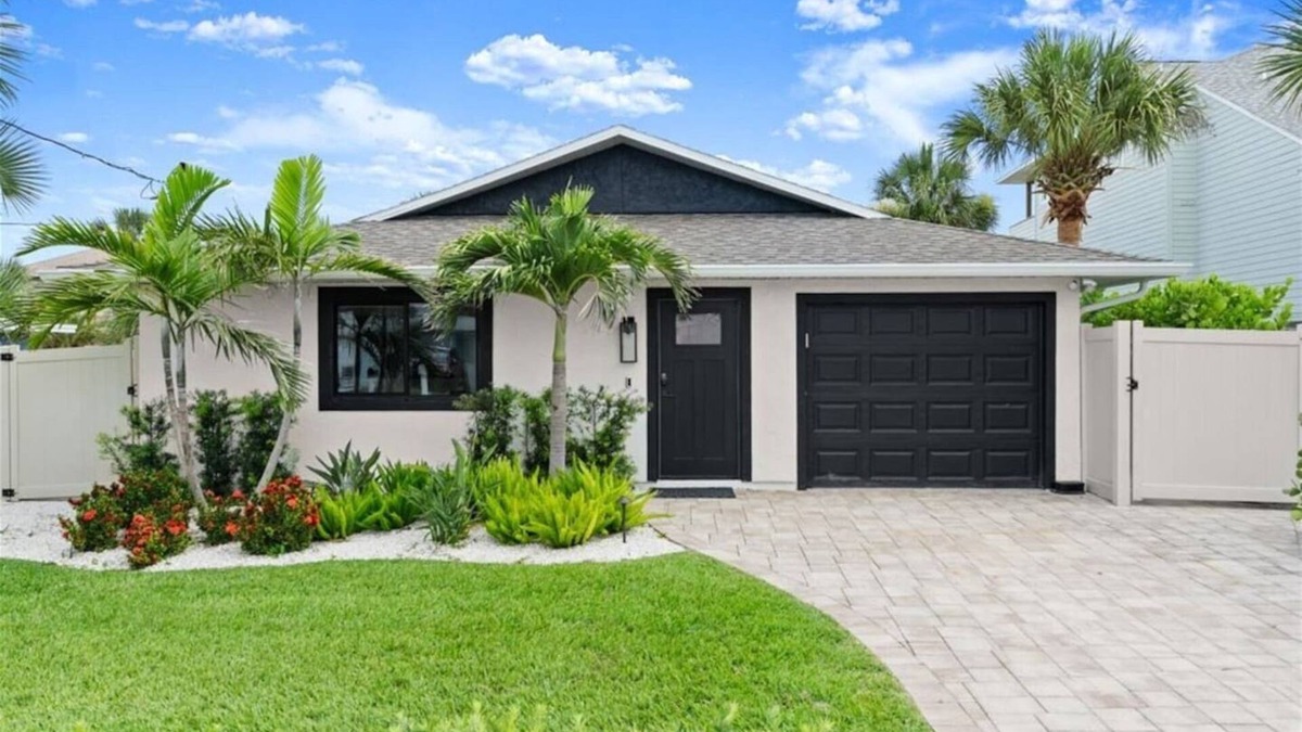 Horton Shores House | Stunning Renovated Home 6 Blocks from Flagler Ave