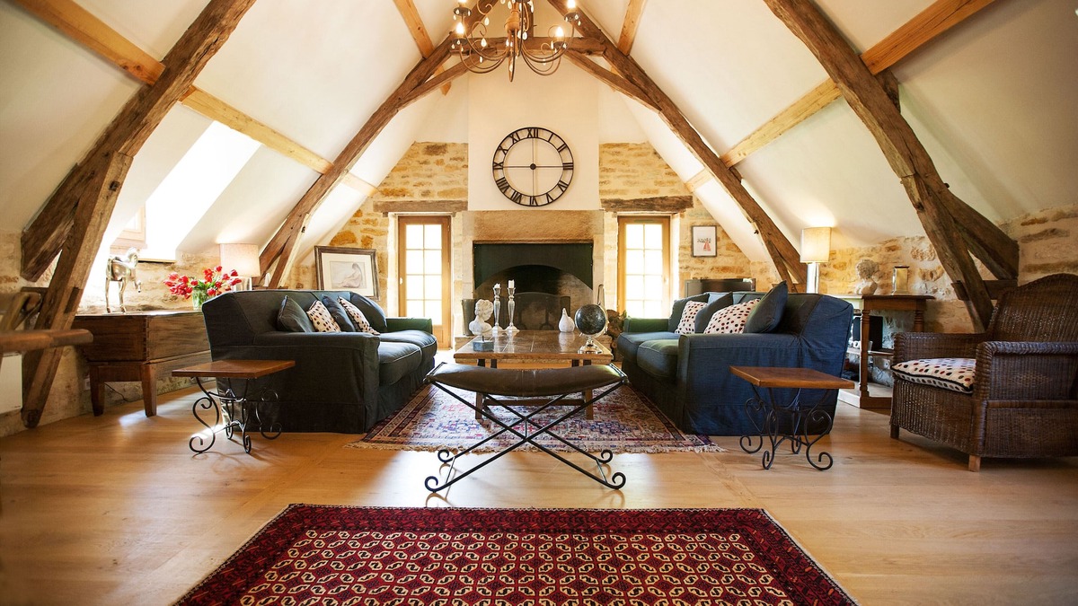 Cazillac House | Stunning Renovated 1 bedroom Barn in the grounds of an ancient Mill , 90sq.m