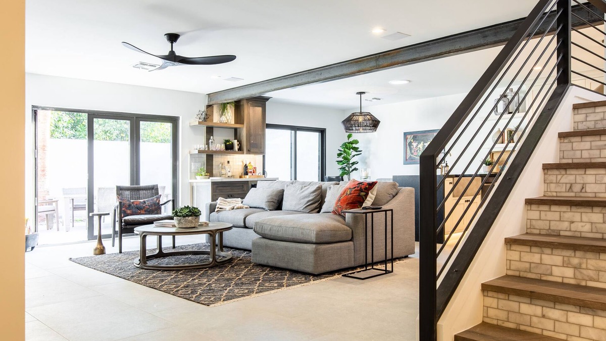 South Scottsdale House | STUNNING RENOVATION! ALL NEW! McCormick Ranch 3 King Beds Garage HTD Pool