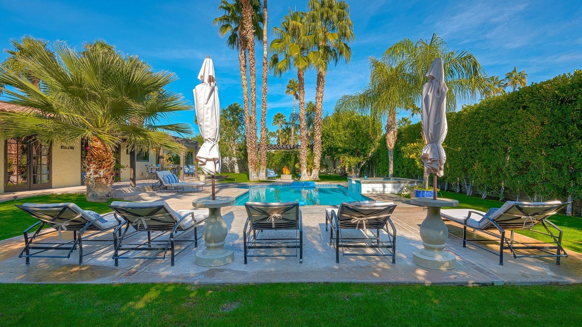 El Mirador House | Stunning Resort Style Oasis! Pool, Hot Tub, Fire Table, & Close to Downtown PS!