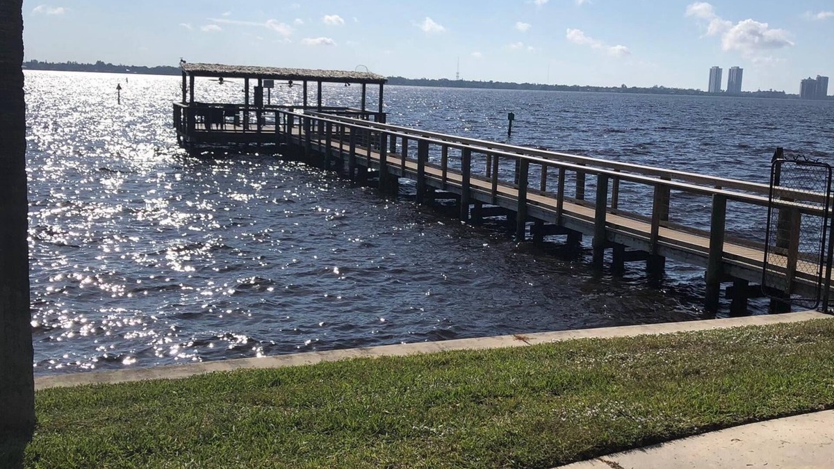 North Fort Myers Condo | Stunning River and Marina Condo for rent; Sunsets Nightly at "Riverview Haven"