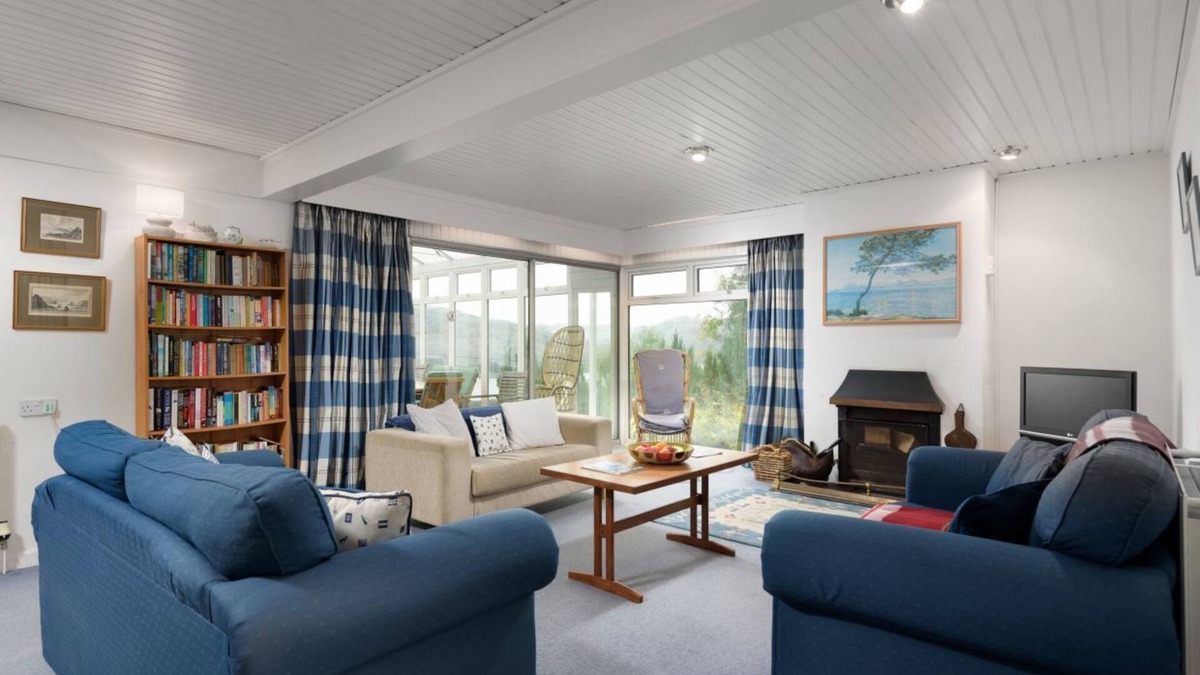 Golant House | Stunning River Views, Tranquil Split-Level House, Private Garden & Parking